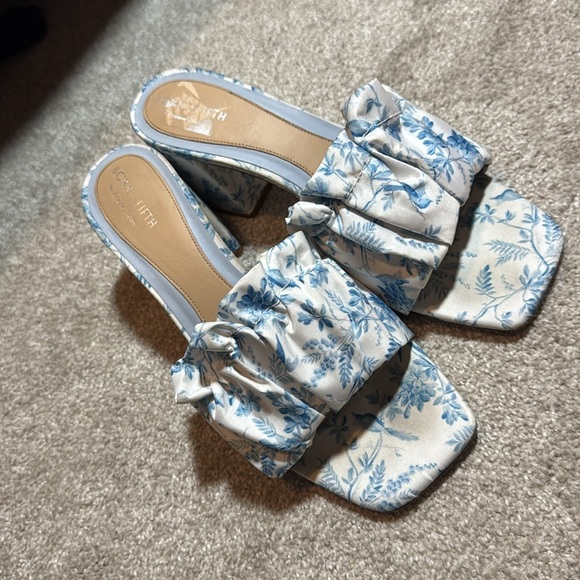 Antonio Melani Born on Fifth Amy Bird Pleated Leather Dress Sandals - Picture 4 of 13